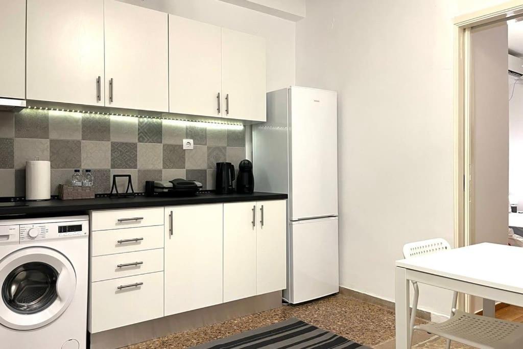 Pame Rentals - Ideal For 2 In Pagrati Αθήνα Εξωτερικό φωτογραφία